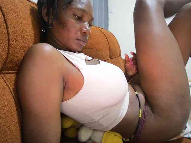 Queen-mom webcam