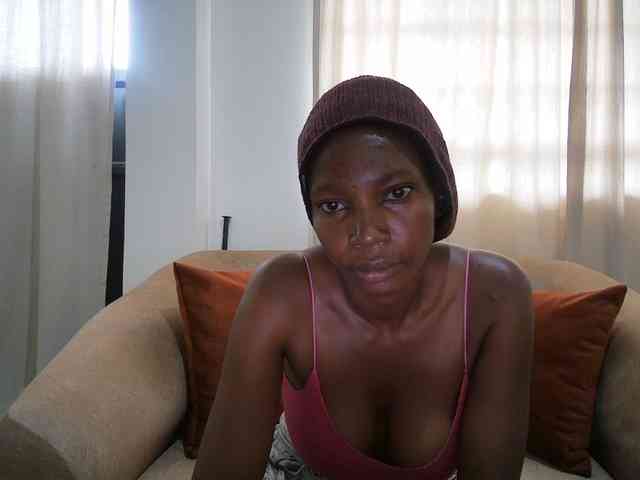 Queen-mom webcam