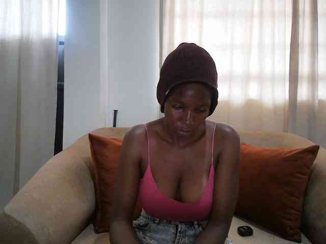 Queen-mom webcam