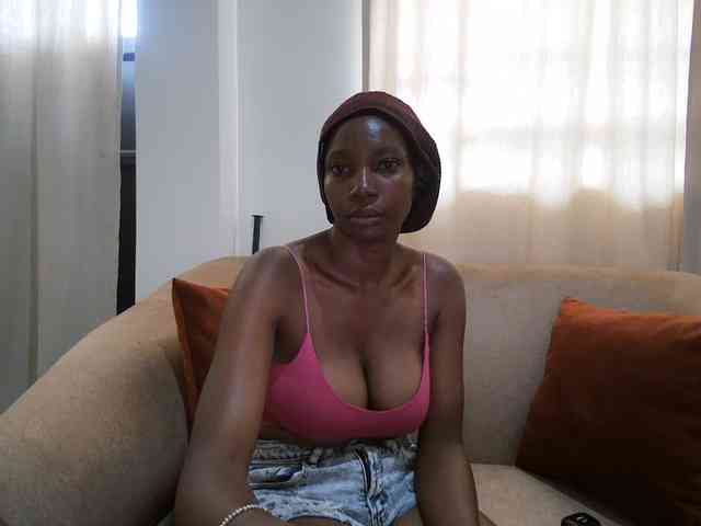 Queen-mom webcam
