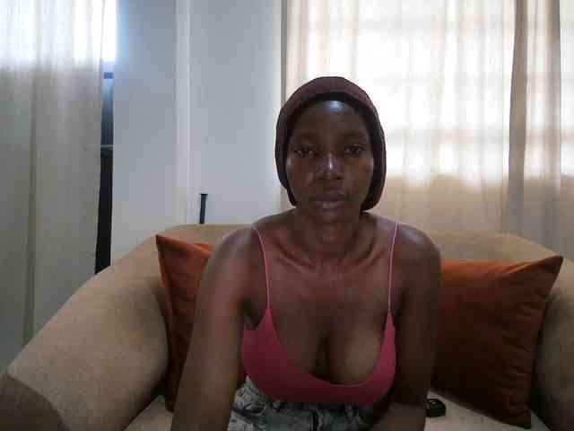 Queen-mom webcam