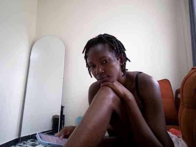 Queen-mom webcam