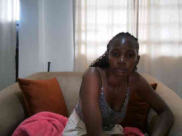 Queen-mom webcam