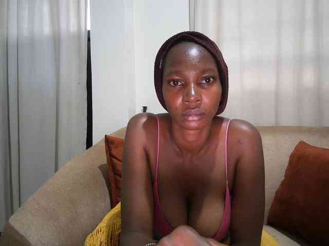 Queen-mom webcam