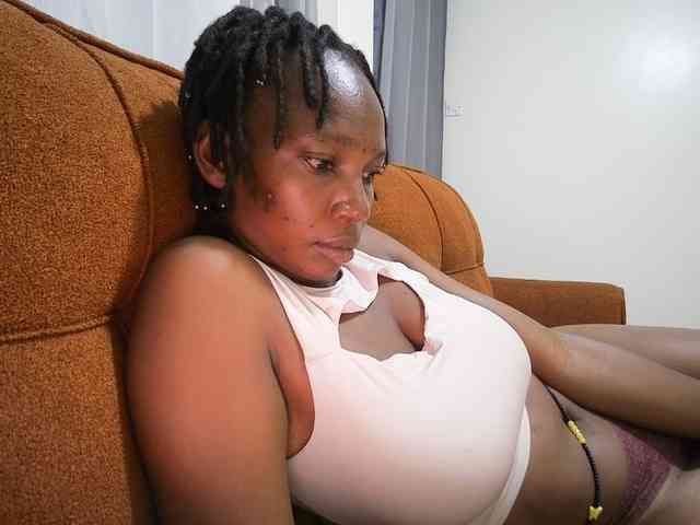 Queen-mom webcam