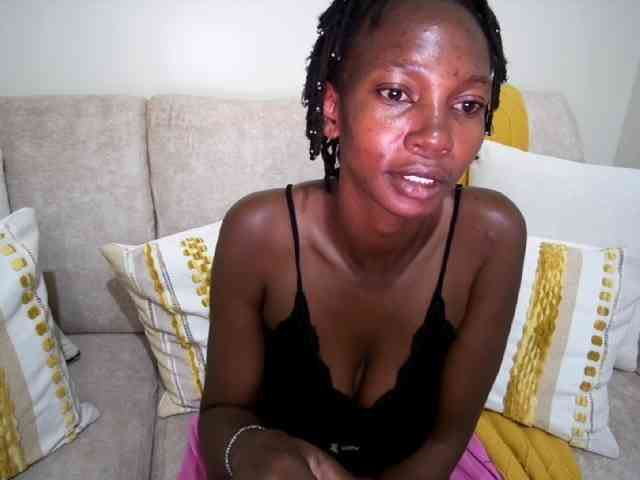 Queen-mom webcam