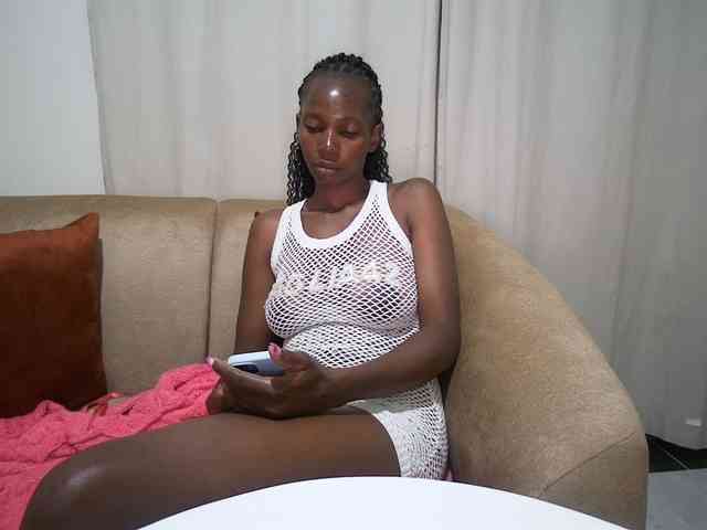 Queen-mom webcam