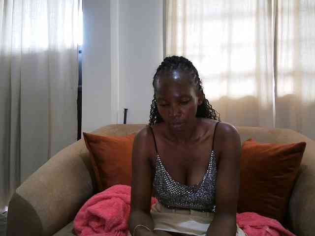 Queen-mom webcam