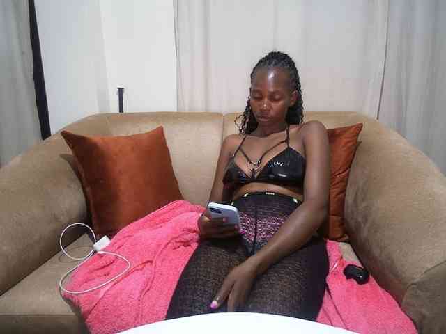 Queen-mom webcam
