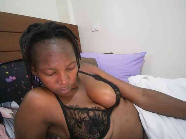Queen-mom webcam