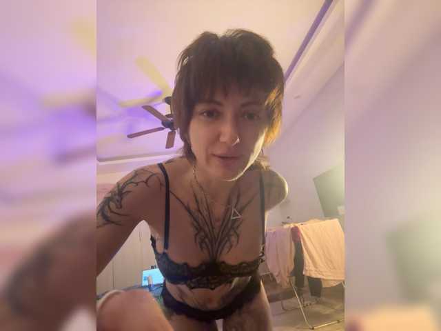 Killerofbeauty, live now on BongaCams