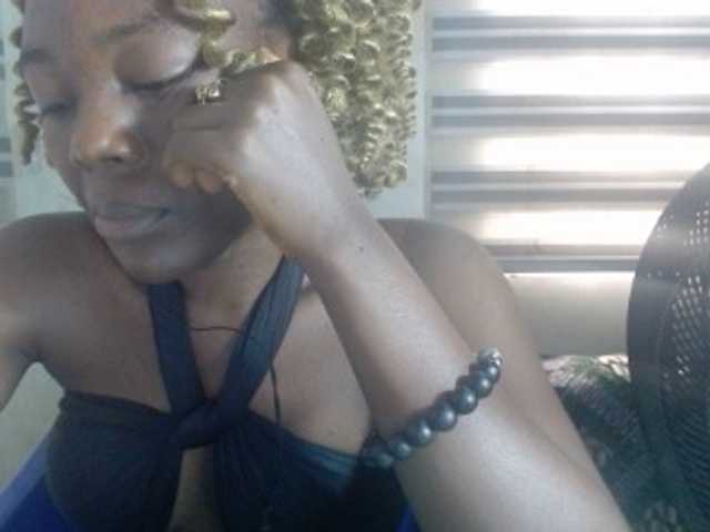 Beachxgirl live cam on BongaCams