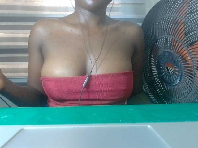 Beachxgirl live cam on BongaCams