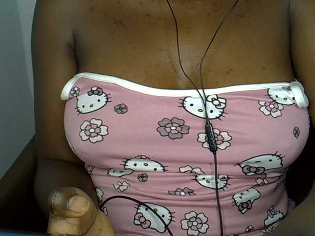 Beachxgirl live cam on BongaCams