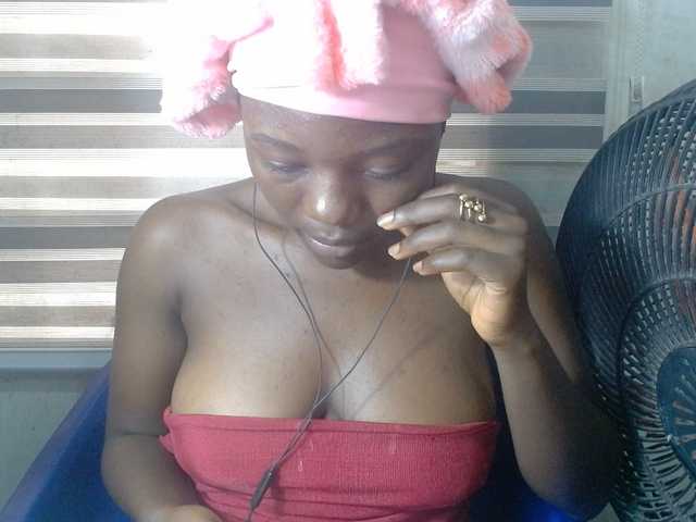 Beachxgirl live cam on BongaCams