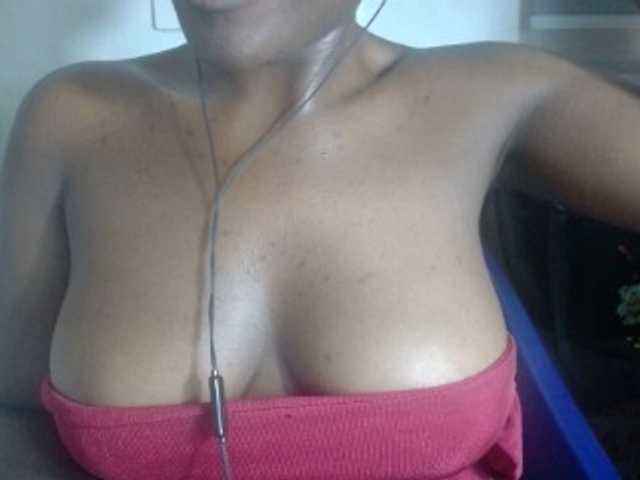 Beachxgirl live cam on BongaCams