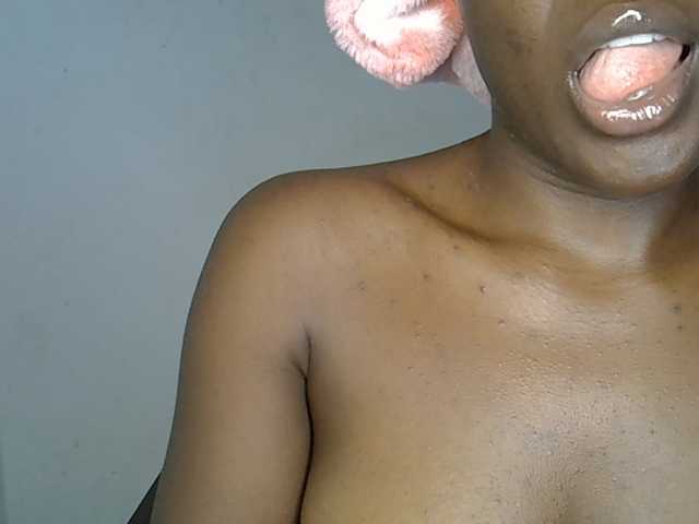 Beachxgirl live webcam show