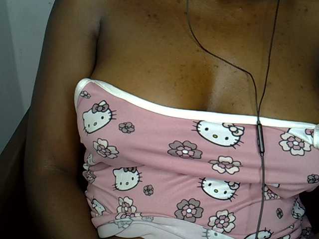 Beachxgirl live cam on BongaCams