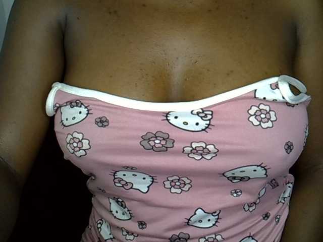 Beachxgirl live cam on BongaCams