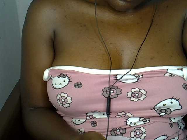 Beachxgirl live cam on BongaCams