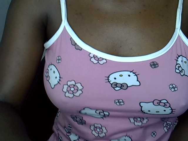 Beachxgirl live cam on BongaCams