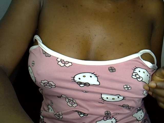 Beachxgirl live cam on BongaCams