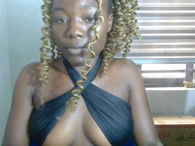 Beachxgirl live cam on UnifiedCams