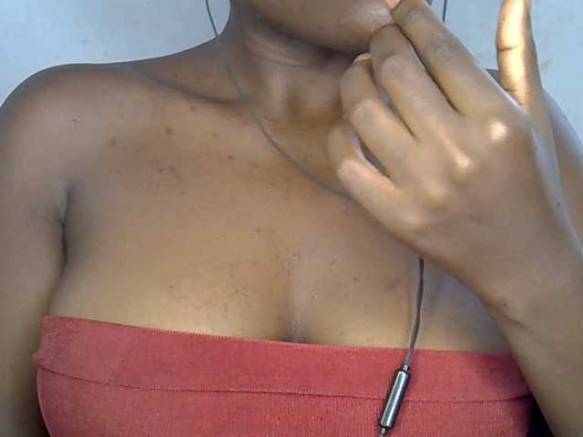 Beachxgirl live cam on BongaCams