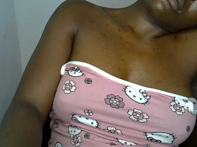 Beachxgirl live cam on BongaCams