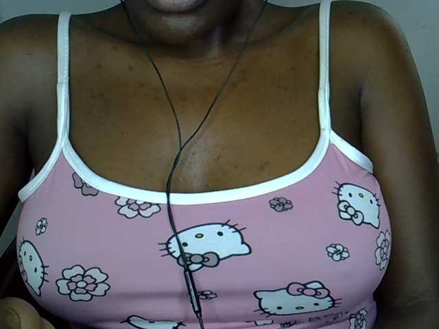 Beachxgirl live cam on BongaCams