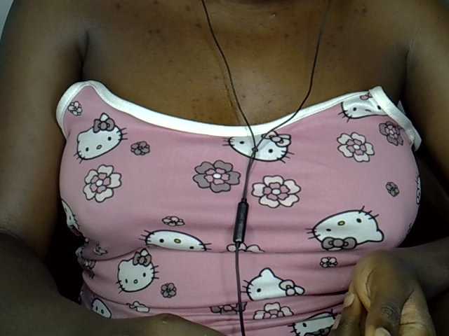 Beachxgirl live cam on BongaCams
