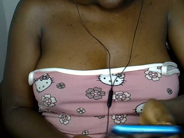 Beachxgirl live cam on BongaCams