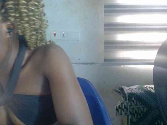 Beachxgirl webcam
