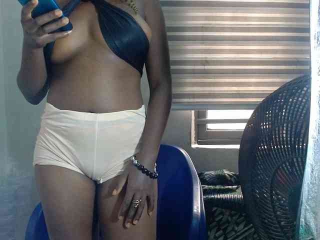Beachxgirl webcam