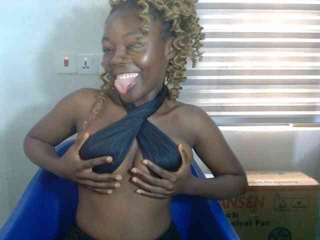 Beachxgirl webcam