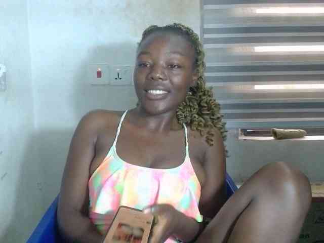 Beachxgirl webcam