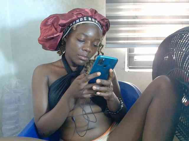 Beachxgirl webcam