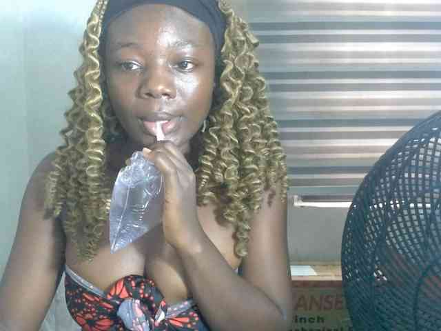 Beachxgirl webcam