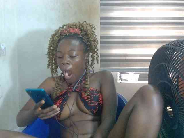 Beachxgirl webcam