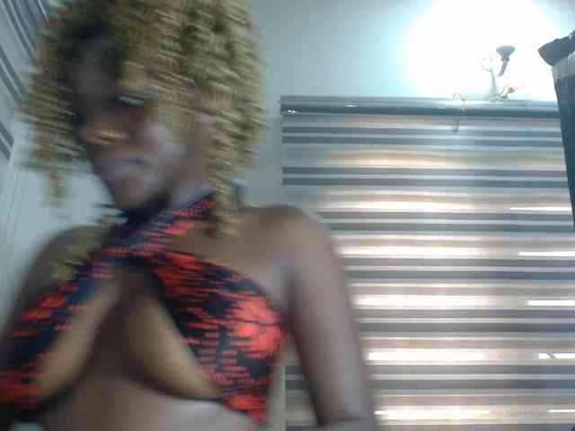 Beachxgirl webcam