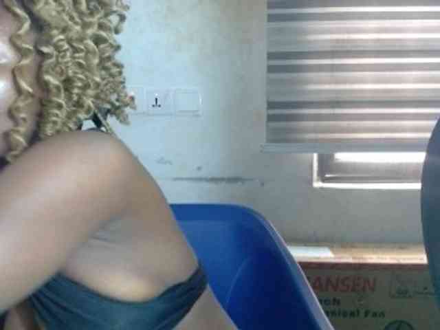 Beachxgirl webcam