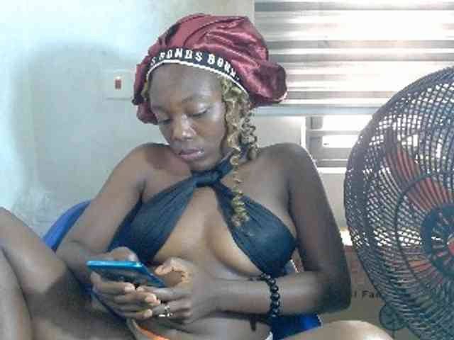 Beachxgirl webcam