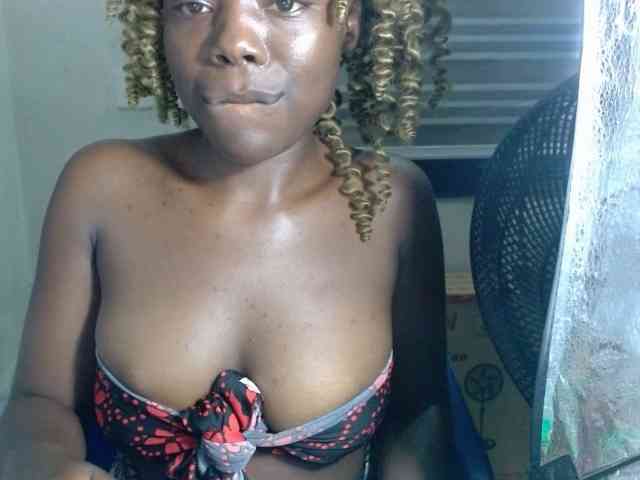 Beachxgirl webcam