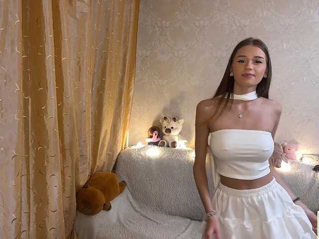 urcutiebunny live cam on BongaCams
