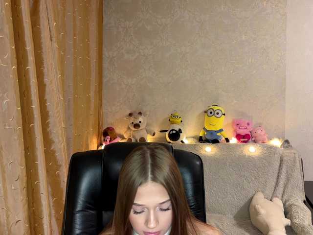 urcutiebunny live cam on BongaCams
