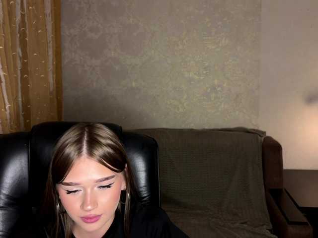 urcutiebunny live cam on BongaCams