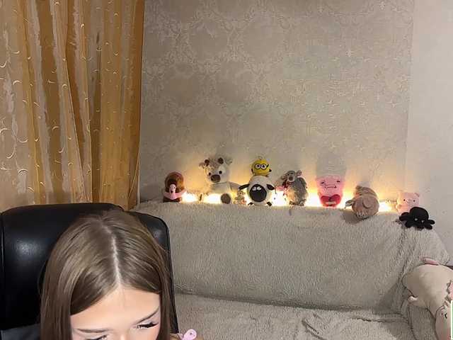 urcutiebunny live cam on BongaCams