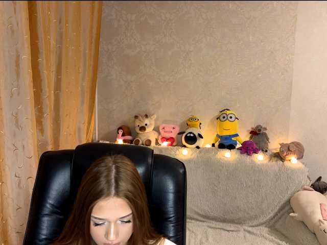 urcutiebunny live cam on BongaCams