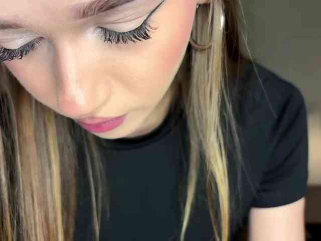 urcutiebunny webcam