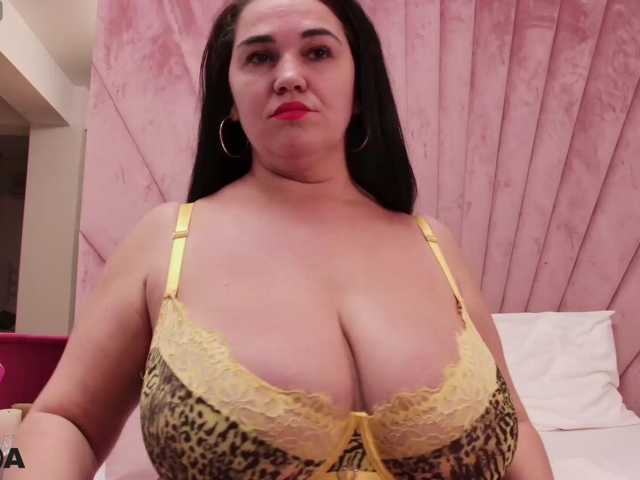 VickyBlazze live cam on BongaCams